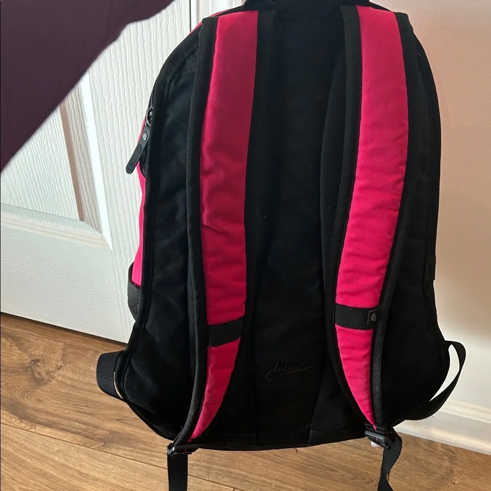 Nike Pink Womens Backpack GREAT CONDITION lots of pockets